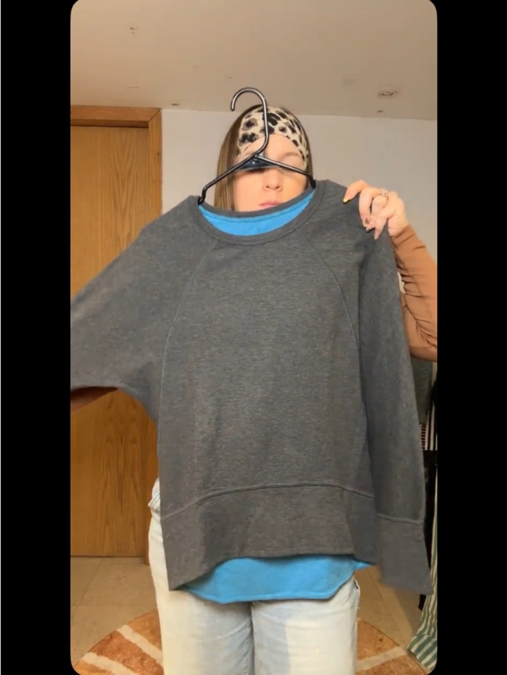 Lululemon WoMen's Gray Crewneck reversible Sweater - Classic Pullover